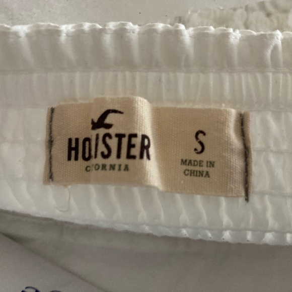 White Hollister Eyelet Peplum Hollister TopāØš¤ - Picture 3 of 5